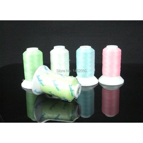 New Arrival Glow in the Dark Embroidery Machine Thread 550 Yards + 25pcs Plastic Empty Bobbins Type A