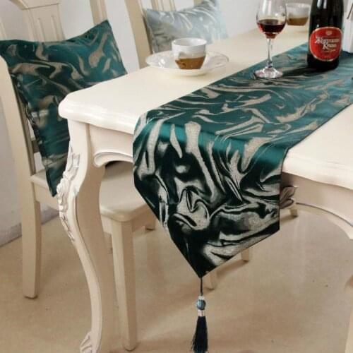 Hotel dining table runners bed decoration tablecloth flag shoes cabinet cover cloth European velvet bed runner table cloth