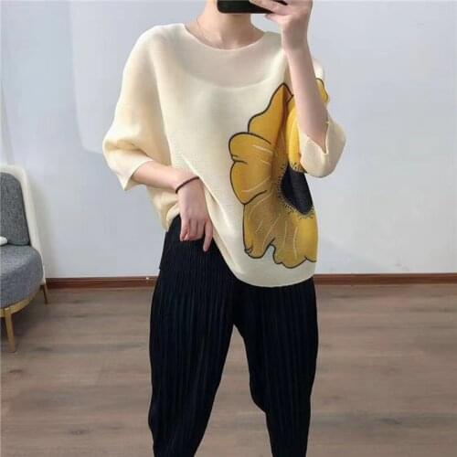 Miyake Pleated Summer Short-Sleeved T Shirt For Women In 2021 New Temperament Loose Western Style Large Size Top Spot