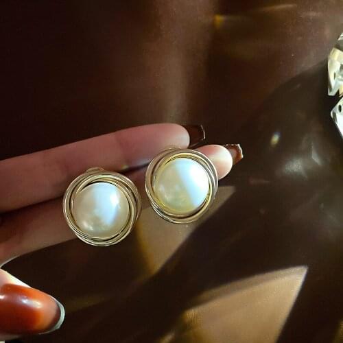 2021 Europe And America Round Simulated Pearl Temperament Stud Earrings For Women Fashion Jewelry Gift Oorbellen Brincos Earings