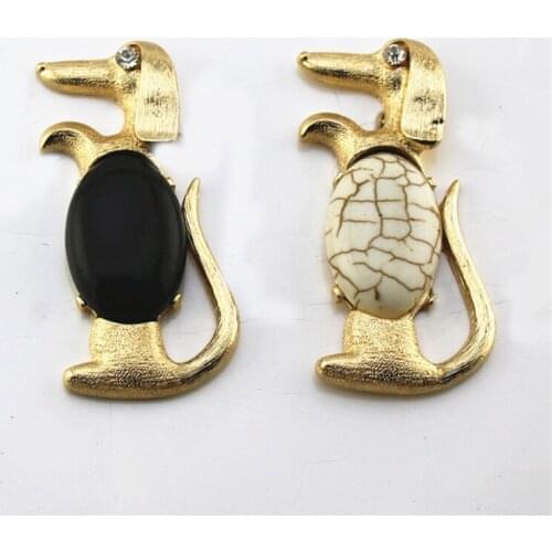 Luxurious and elegant style gold alloy dog inlaid with black and white stone fashion exquisite brooch