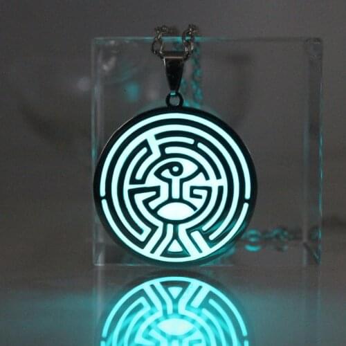 2018 New Westworld Maze necklace GLOW in the DARK Punk Pendants & Necklaces dragon Sweater Chain Christmas Gift