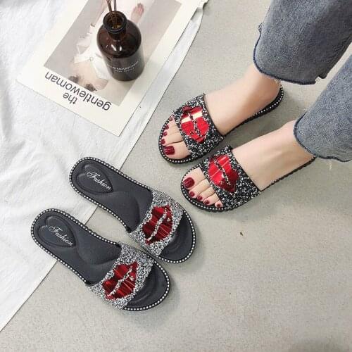 Women Slippers 2021 Summer Plus Size Fashion Closed Toe Slippers Women Rhinestone Red Lips Sandals Women Comfortable Beach Shoes