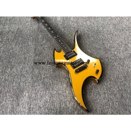 Manufacturers customize special-shaped electric guitar, golden painted rose fingerboard, basswood body, black accessories and pa