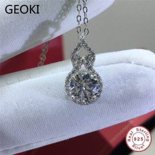 Geoki 925 Sterling Silver Perfect Cut Passed Diamond Test 1 ct D Color VVS1 Moissanite Fruit Pendant Necklace Luxury Jewelry
