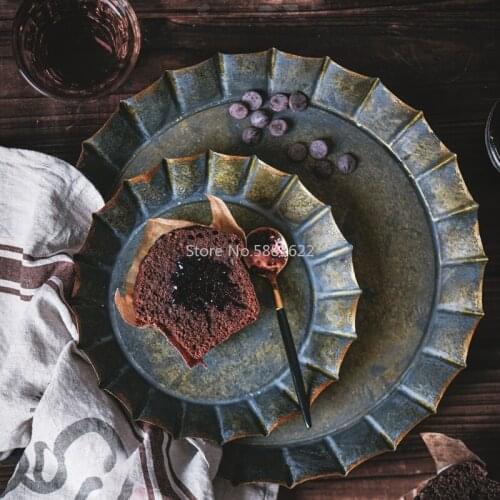 Unique Floral Rim Handcrafted Vintage Antique Metal Tray Round Iron Rustic Retro Tray for Home Church Party Products