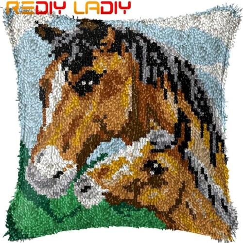 Latch Hook Cushion Horse Mother Pre-Printed Canvas Cushion Front Acrylic Yarn Crochet Pillow Case Kits Hobby & Crafts Home Decor