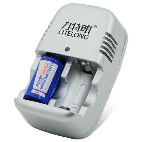 2pcs cr2 3V lithium battery 15270 rangefinder camera rechargeable battery + 1pcs 3V iron battery charger