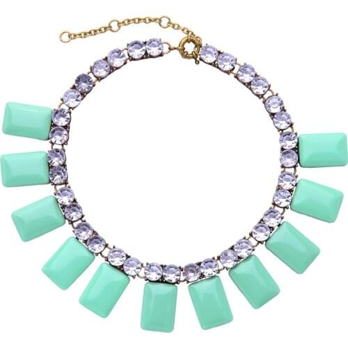 Bulk Price Vintage Antique Gold Color Bright Necklaces White Green Stone Short Choker Collar For Women Sweater