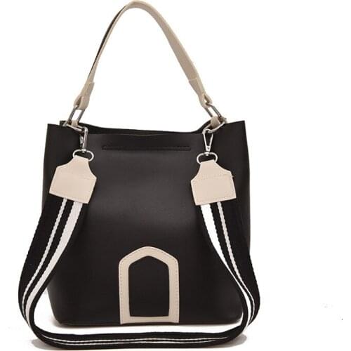 Q．GER Women's White Bags