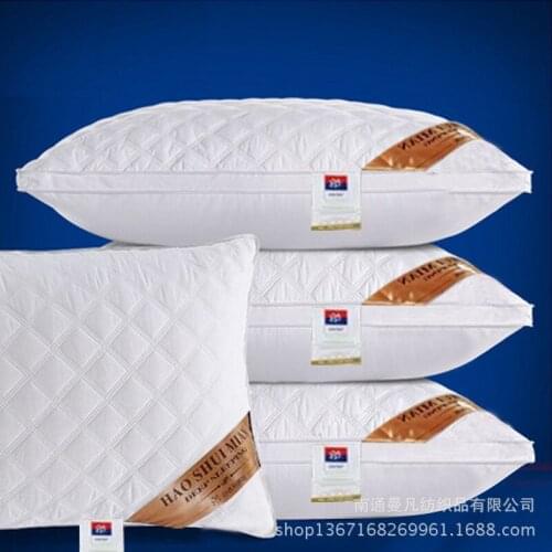 Three dimensional quilted feather velvet pillow core for neck protection