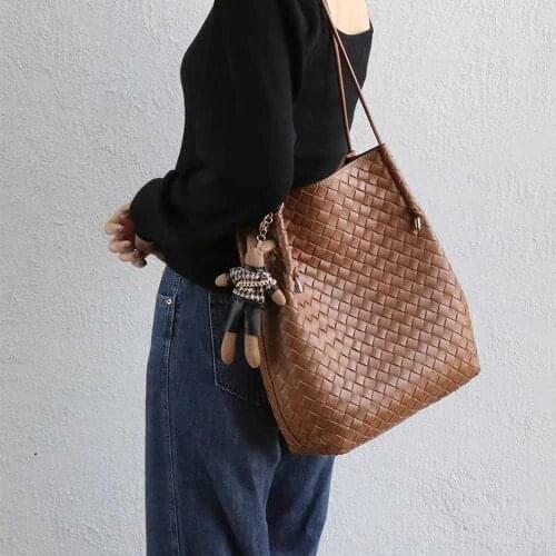 Top Qualuty Cowhide Leather Knitting Large Bucket Bag 2021 Luxury Handbags Women Bags Designer Shopper Bag Genuine Leather Tote