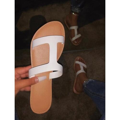 2019 Summer Women Sandals Black White Slip-On Beach Slippers Cut Out Ladies Flat Sandals Outdoor Holiday Slides