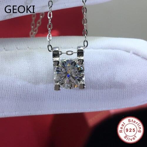 Geoki Passed Diamond Test Perfect Cut 1-2 Ct D Color VVS1 Moissanite Cow Head Pendant Necklace Luxury 925 Sterling Silver Chain