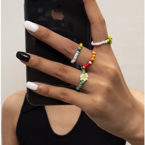QiLuxy 4Pcs/Set Fashion Colour Seed Beads Weave Flower Rings for Women Fashion Personality Rings Jewelry Gifts