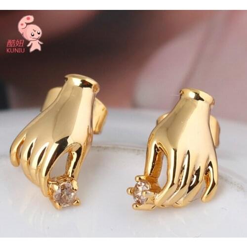 KUNIU Stud Earrings