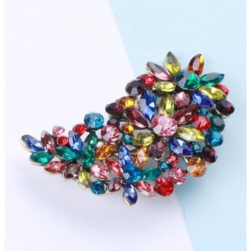 European and American personalized retro alloy colored glass exaggerated Brooch feminine pin manufacturer direct sales