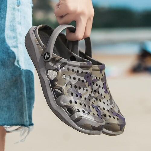 2020 New Summer Jelly Shoes Men Beach Sandals Slippers Men Flip Flops Light Sandalias Outdoor Summer Chanclas Cheap Male Sandals