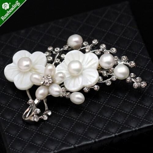White Natural mother of pearl Flower shell beads shell charm central hole 1mm diy Jewelry Accessories,sold 10pcs/lot