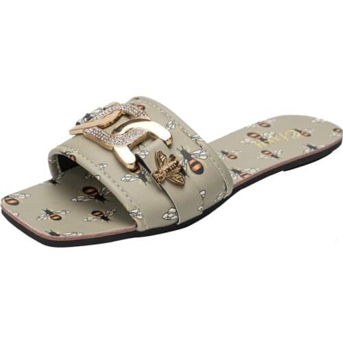 2021 Ladies Slippers Square Toe Rhinestone Flat Bottom Slides Metal Square Button Cartoon Bees Print Casual Beach Shoes Slippers