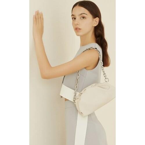 Leather chain niche white one-shoulder dumpling fold female bag 2020 trendy cloud bag High quality designer Handbag and purse