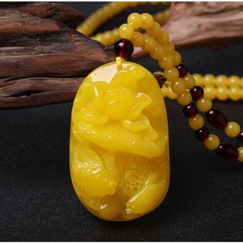 Classic Casual Fashion Yellow Natural Stone Carved Flower Necklace