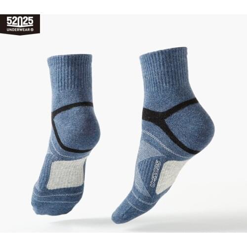 52025 Cotton Sports Socks 4 Pairs Athletic Short Crew Mens Socks Reinforced Heel Sporty Function Elastic Breathable Mens Socks
