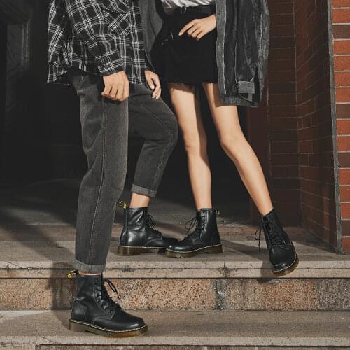 UK Style Couple Leather Boots Mens Casual Shoes Retro Streetwear Fashion Soft Bottom Motorcycle Boots Winter Warm Leather Shoes