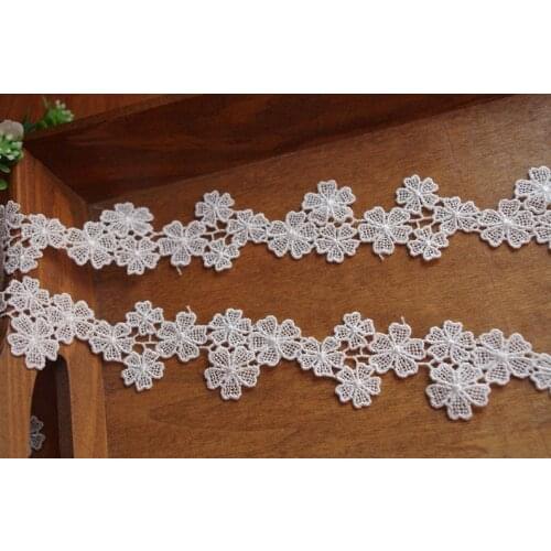 10 yards Off White Lace Trim With Delicate Flowers, Guipure Lace Trimming With Daisy DG117B