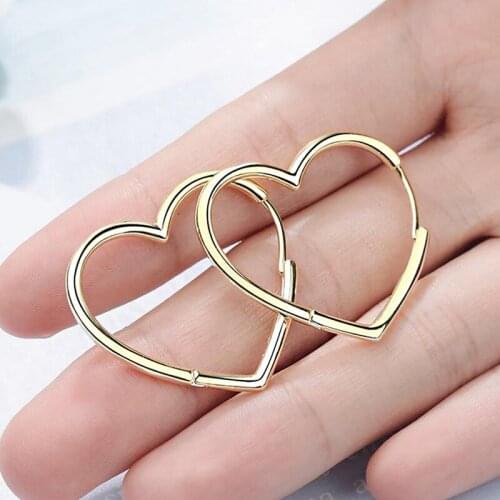 Cute Gold Color Hollow Heart Hoop Earrings Exquisite Loop Huggie Earring Fashion Ear Jewelry Accessories for Women Girls