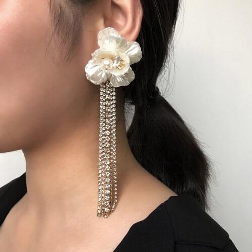 UODCM 2021 New Korean Fashion Temperament Reticulated White Exaggerated Earrings Long Tassels Flower Temperament Elegant Women