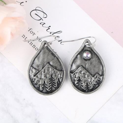 LUlmo Dangle Earrings