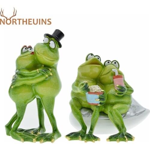 NORTHEUINS Resin 1 Pcs Couple Hugging Frog Nordic Figurines Creative Modern Home Decoration Accessories For Desk Ornament Statue