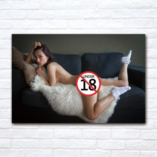 Hot Beauty on the Sofa Modern Pop Art Canvas Painting Wall Pictures for Living Room Home Decor Poster No Frame