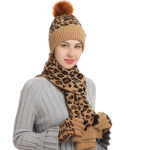 H9ED Women Winter 3Pcs Beanie Hat Long Scarf Touch Screen Gloves Set Leopard Thick Plush Lined Knit Cuffed Pompom Skull