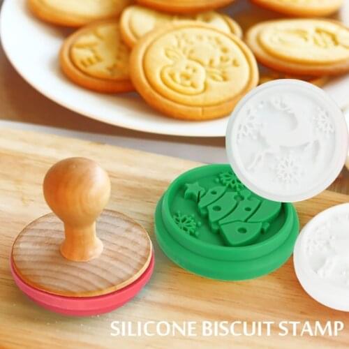 Wood Handle Silicone Cookie Stamps Hand Press DIY Biscuit Cutter Christmas Tree Deer Bells Pattern Christmas Baking Decor Tools