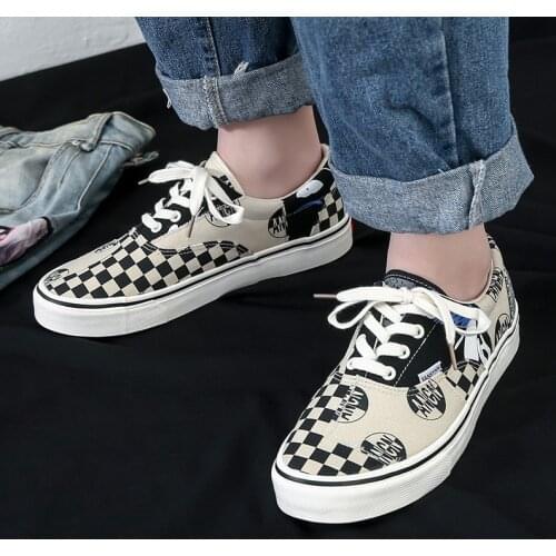 Men Vulcanized Shoes Checkerboard Lattice Lace Up Low Cut Stitching Unisex Couple Canvas Shoes Male Outdoor Running Sneakers