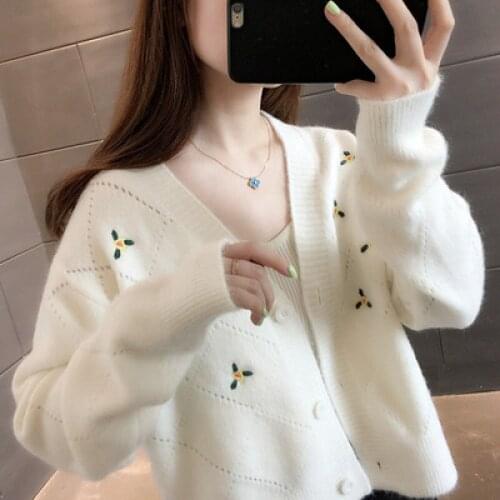 Short Korean Long-Sleeved Knitted Cardigan Womans Clothes 2021 New Spring Autumn Fashion Loose Vintage Sweater Coat Female A900