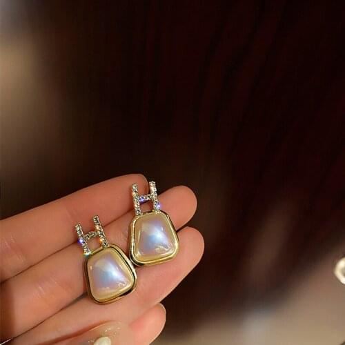 2020 new arrival Korean fashion square pearl earrings creative hand made gift statement earrings for Women