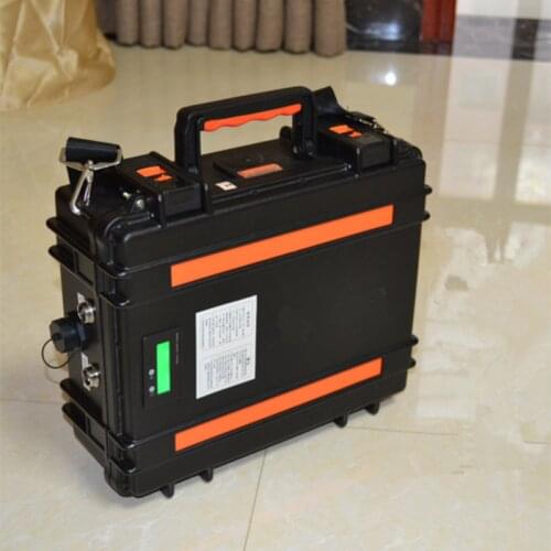 Suitcase 12v 200Ah Lifepo4 Battery 12.8v with Waterproof Case BMS FOR Solar EV Car Golf Photovoltaic System 14.6v 10A Charger