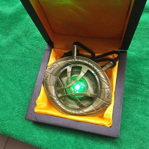 NEW hot 8.5cm Doctor Strange Eye of Agamotto Metal shine pendant Action figure toys collection doll Christmas gift