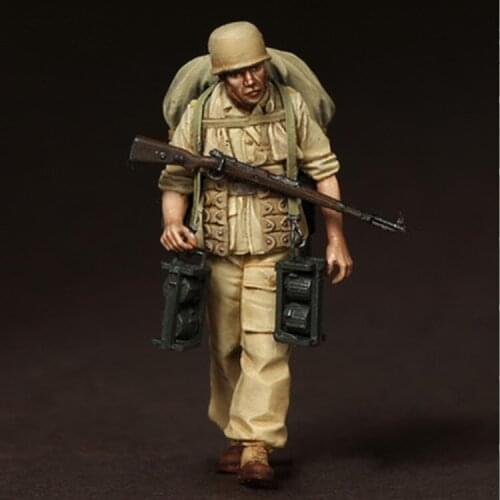 1/35 Resin Model figure GK Soldier Fallschirmjager Brigade Ramcke El Alamein WWII Military theme Unassembled and unpainted kit