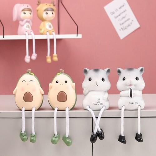 2pcs/set Resin Hanging Foot Doll Creative Cartoon Miniature Figurines Childen Room Decoration Accessories Home Desktop Ornaments