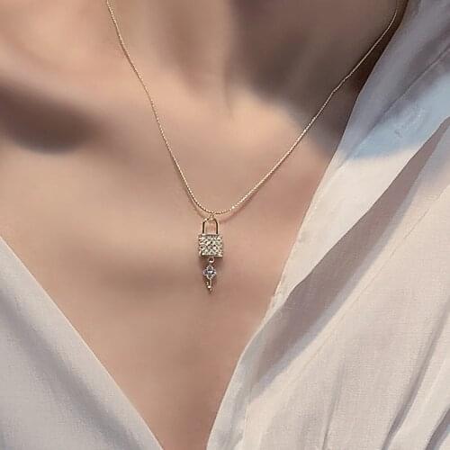 Shiny Side New Accessories Crystal Lock Pendant&necklaces For Women Simple Style Gift Zirconia Key Necklaces
