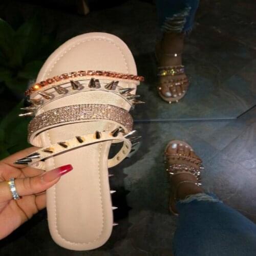 2020 Fashion Summer Women Rivet Rhinestone Buckle Sandals Outside Wild Beach Slippers Ladies Leisure Home Travel Flip Flop