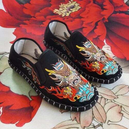 New Embroidery Shoes Flat Men Fashion Casual Loafers for Male Comfortable Unisex Man Chinese Shoes Low Footwear zapatos hombre