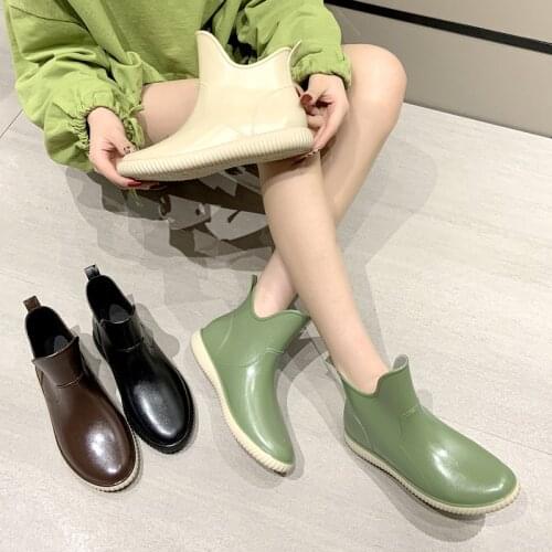 Slip-on Rain Boots for Women Platform Rubber Booties Outdoor Waterproof Work Boots Ladies Kitchen Shoes Non-slip Garden Galoshes
