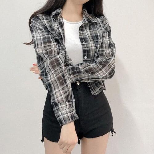 2021 Women Button Down Pocket Shirts Classic Long Sleeve Plaid Print Loose Lapel Crop Tops for Office Beach School Party