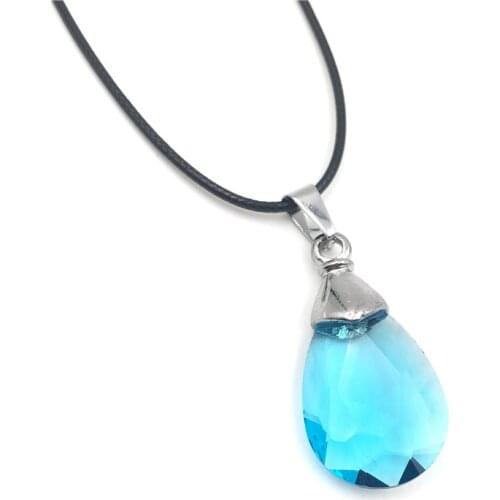 Anime SAO Sword Art Online Necklace Yuis Heart Blue Crystal Pendant Necklace Cosplay Accessories For Women Jewelry Gifts 10pcs