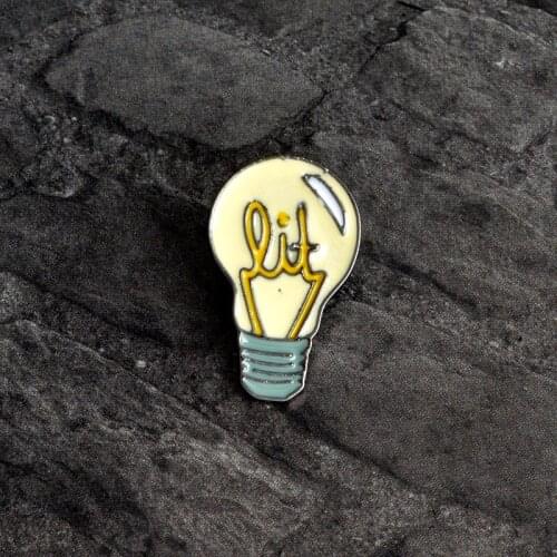 Cartoon Light bulb Brooch Pin Button Alloy Enamel Yellow Daily supoplies Brooch Denim Jacket Backpack Shirt Pin Badge Jewelry